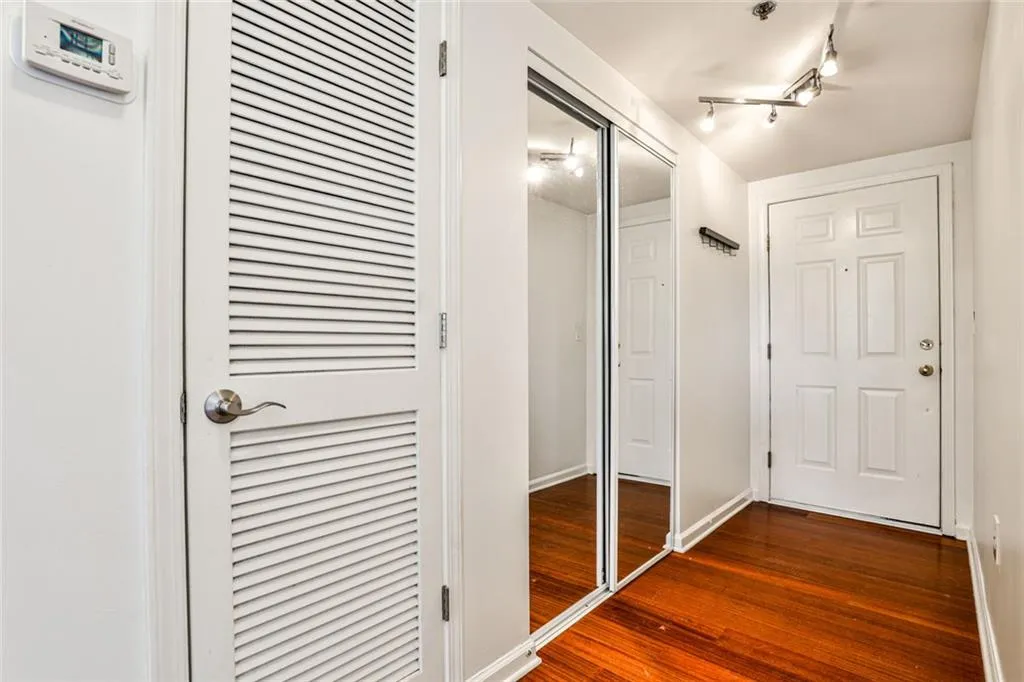 275 13th Street Ne Unit 605, Atlanta, Georgia 30309, 1 Bedroom Bedrooms, ,1 BathroomBathrooms,Residential,For Sale,275 13th Street Ne Unit 605,7573468