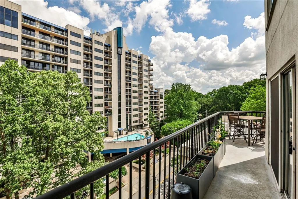 275 13th Street Ne Unit 605, Atlanta, Georgia 30309, 1 Bedroom Bedrooms, ,1 BathroomBathrooms,Residential,For Sale,275 13th Street Ne Unit 605,7573468
