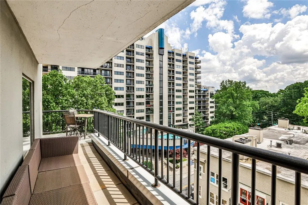 275 13th Street Ne Unit 605, Atlanta, Georgia 30309, 1 Bedroom Bedrooms, ,1 BathroomBathrooms,Residential,For Sale,275 13th Street Ne Unit 605,7573468