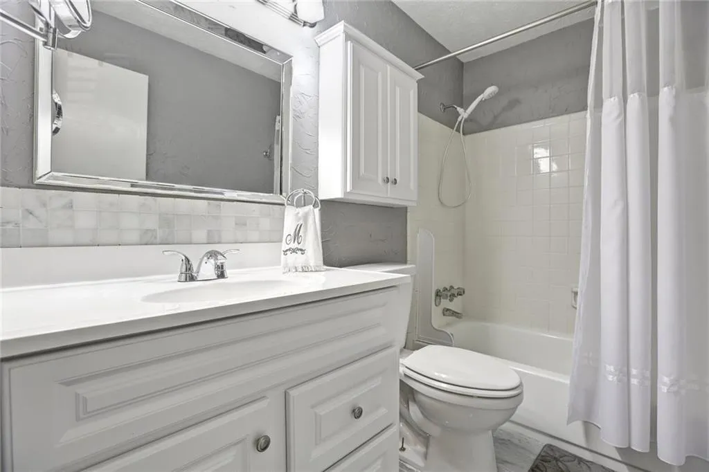1606 Woodcliff Drive Unit 1606, Atlanta, Georgia 30350, 2 Bedrooms Bedrooms, ,2 BathroomsBathrooms,Residential,Sold,1606 Woodcliff Drive Unit 1606,5707290