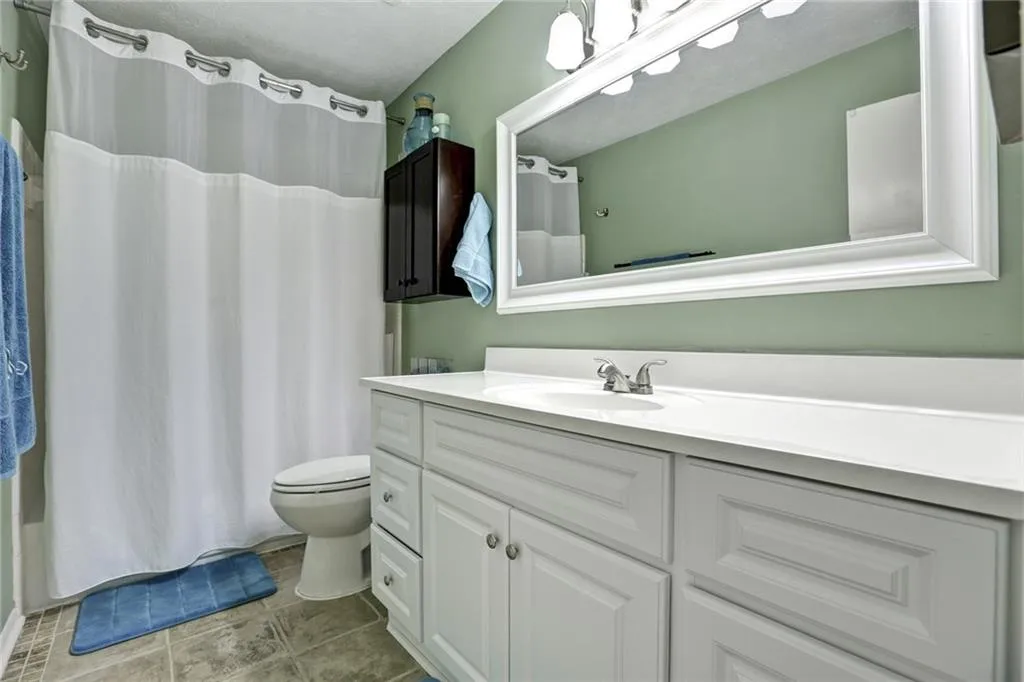 1606 Woodcliff Drive Unit 1606, Atlanta, Georgia 30350, 2 Bedrooms Bedrooms, ,2 BathroomsBathrooms,Residential,Sold,1606 Woodcliff Drive Unit 1606,5707290