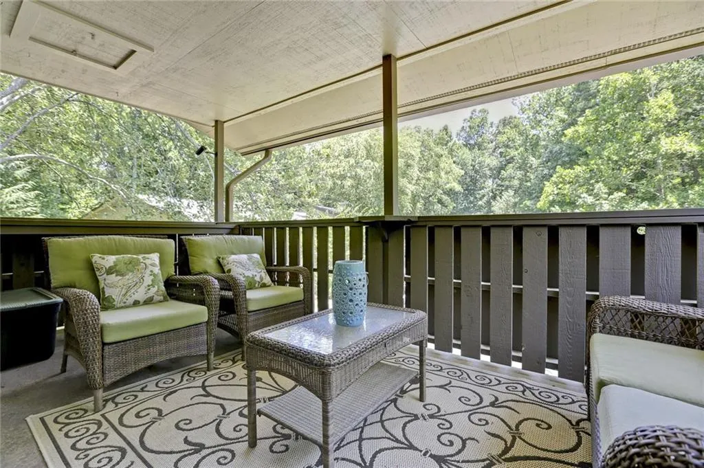 1606 Woodcliff Drive Unit 1606, Atlanta, Georgia 30350, 2 Bedrooms Bedrooms, ,2 BathroomsBathrooms,Residential,Sold,1606 Woodcliff Drive Unit 1606,5707290