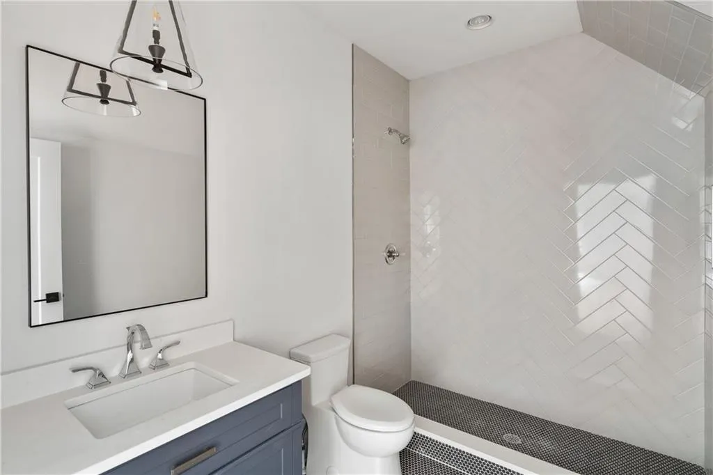 921 Heards Ferry Road, Sandy Springs, Georgia 30328, 5 Bedrooms Bedrooms, ,6 BathroomsBathrooms,Residential,Sold,921 Heards Ferry Road,7221034 921 Heards Ferry Road, Sandy Springs, Georgia 30328, 5 Bedrooms Bedrooms, ,6 BathroomsBathrooms,Residential,Sold,921 Heards Ferry Road,7221034