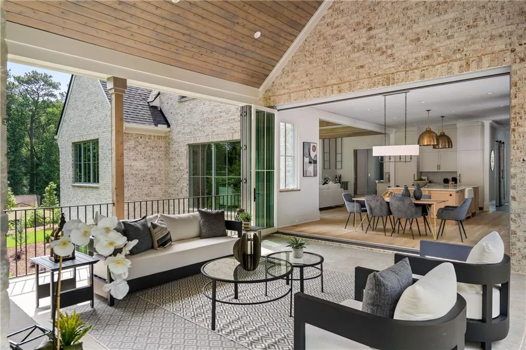 921 Heards Ferry Road, Sandy Springs, Georgia 30328, 5 Bedrooms Bedrooms, ,6 BathroomsBathrooms,Residential,Sold,921 Heards Ferry Road,7221034 921 Heards Ferry Road, Sandy Springs, Georgia 30328, 5 Bedrooms Bedrooms, ,6 BathroomsBathrooms,Residential,Sold,921 Heards Ferry Road,7221034