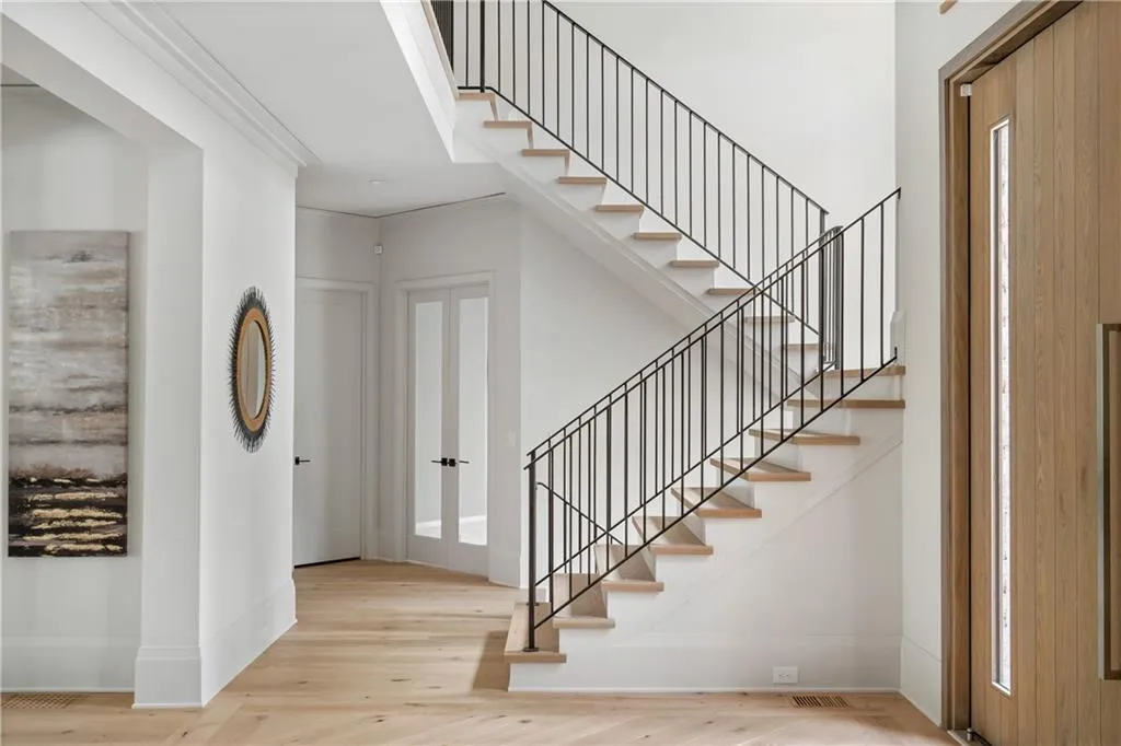 921 Heards Ferry Road, Sandy Springs, Georgia 30328, 5 Bedrooms Bedrooms, ,6 BathroomsBathrooms,Residential,Sold,921 Heards Ferry Road,7221034 921 Heards Ferry Road, Sandy Springs, Georgia 30328, 5 Bedrooms Bedrooms, ,6 BathroomsBathrooms,Residential,Sold,921 Heards Ferry Road,7221034