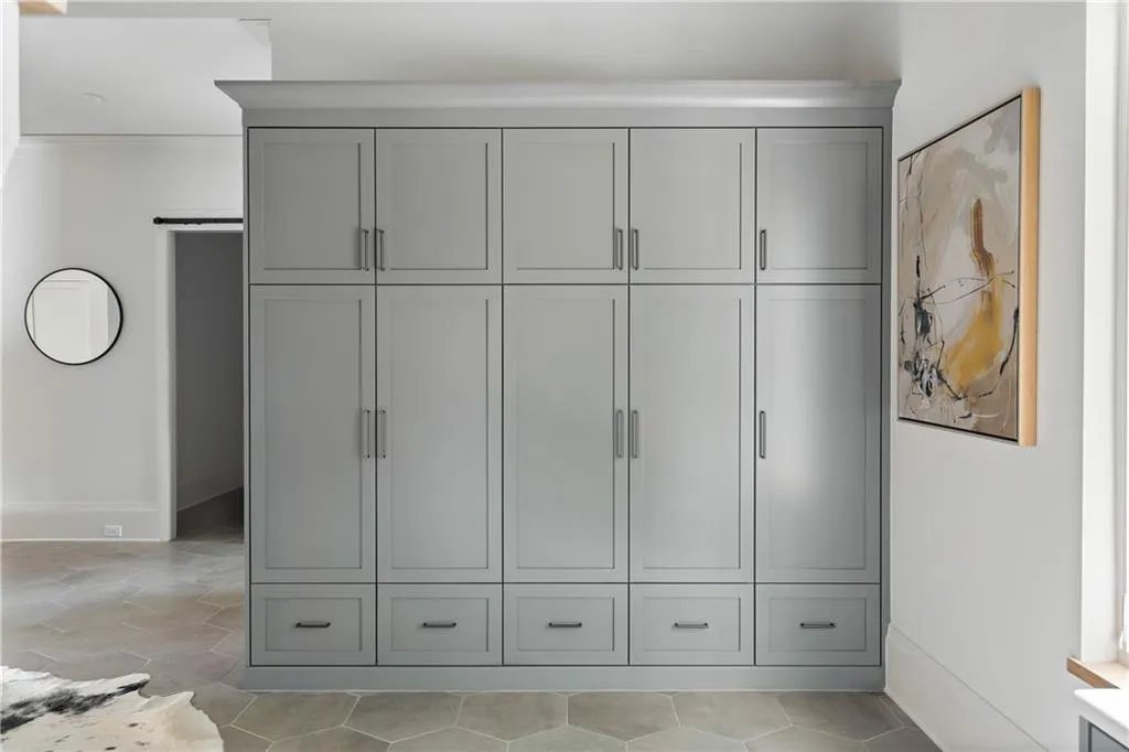 921 Heards Ferry Road, Sandy Springs, Georgia 30328, 5 Bedrooms Bedrooms, ,6 BathroomsBathrooms,Residential,Sold,921 Heards Ferry Road,7221034 921 Heards Ferry Road, Sandy Springs, Georgia 30328, 5 Bedrooms Bedrooms, ,6 BathroomsBathrooms,Residential,Sold,921 Heards Ferry Road,7221034