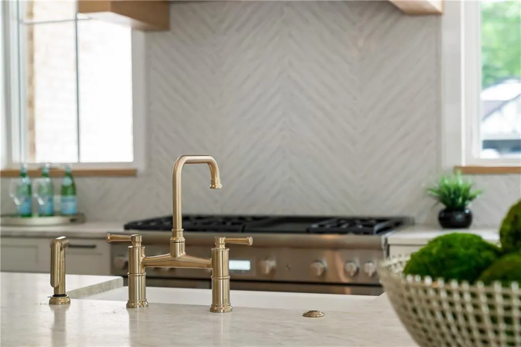 921 Heards Ferry Road, Sandy Springs, Georgia 30328, 5 Bedrooms Bedrooms, ,6 BathroomsBathrooms,Residential,Sold,921 Heards Ferry Road,7221034 921 Heards Ferry Road, Sandy Springs, Georgia 30328, 5 Bedrooms Bedrooms, ,6 BathroomsBathrooms,Residential,Sold,921 Heards Ferry Road,7221034