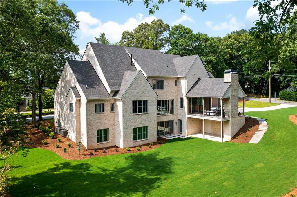 921 Heards Ferry Road, Sandy Springs, Georgia 30328, 5 Bedrooms Bedrooms, ,6 BathroomsBathrooms,Residential,Sold,921 Heards Ferry Road,7221034 921 Heards Ferry Road, Sandy Springs, Georgia 30328, 5 Bedrooms Bedrooms, ,6 BathroomsBathrooms,Residential,Sold,921 Heards Ferry Road,7221034