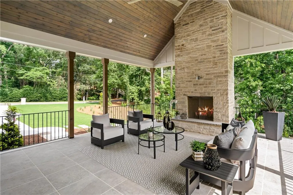 921 Heards Ferry Road, Sandy Springs, Georgia 30328, 5 Bedrooms Bedrooms, ,6 BathroomsBathrooms,Residential,Sold,921 Heards Ferry Road,7221034 921 Heards Ferry Road, Sandy Springs, Georgia 30328, 5 Bedrooms Bedrooms, ,6 BathroomsBathrooms,Residential,Sold,921 Heards Ferry Road,7221034