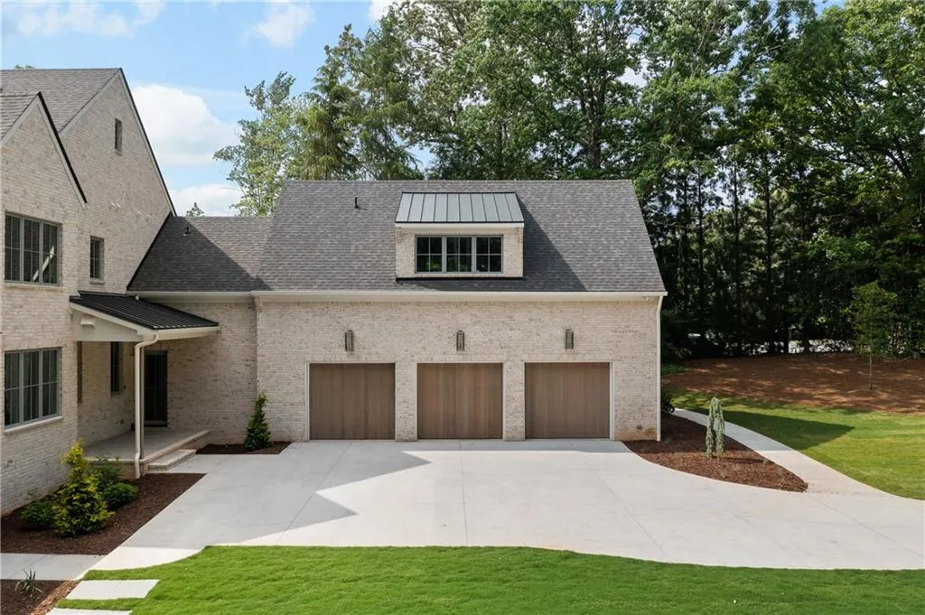 921 Heards Ferry Road, Sandy Springs, Georgia 30328, 5 Bedrooms Bedrooms, ,6 BathroomsBathrooms,Residential,Sold,921 Heards Ferry Road,7221034 921 Heards Ferry Road, Sandy Springs, Georgia 30328, 5 Bedrooms Bedrooms, ,6 BathroomsBathrooms,Residential,Sold,921 Heards Ferry Road,7221034