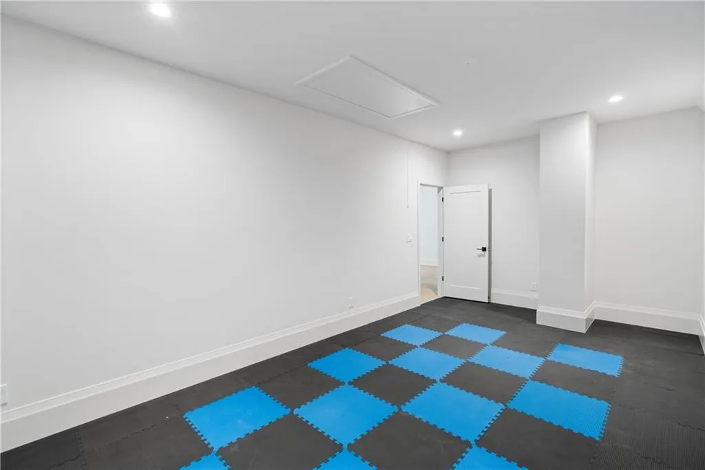 921 Heards Ferry Road, Sandy Springs, Georgia 30328, 5 Bedrooms Bedrooms, ,6 BathroomsBathrooms,Residential,Sold,921 Heards Ferry Road,7221034 921 Heards Ferry Road, Sandy Springs, Georgia 30328, 5 Bedrooms Bedrooms, ,6 BathroomsBathrooms,Residential,Sold,921 Heards Ferry Road,7221034