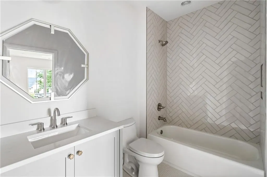 921 Heards Ferry Road, Sandy Springs, Georgia 30328, 5 Bedrooms Bedrooms, ,6 BathroomsBathrooms,Residential,Sold,921 Heards Ferry Road,7221034 921 Heards Ferry Road, Sandy Springs, Georgia 30328, 5 Bedrooms Bedrooms, ,6 BathroomsBathrooms,Residential,Sold,921 Heards Ferry Road,7221034