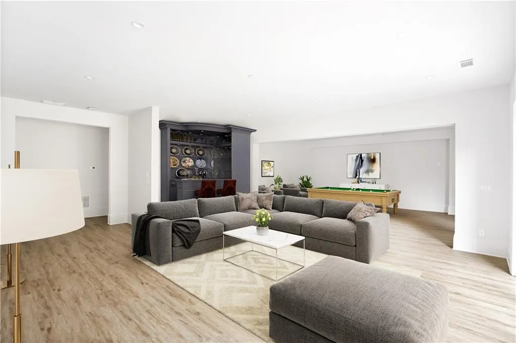 921 Heards Ferry Road, Sandy Springs, Georgia 30328, 5 Bedrooms Bedrooms, ,6 BathroomsBathrooms,Residential,Sold,921 Heards Ferry Road,7221034 921 Heards Ferry Road, Sandy Springs, Georgia 30328, 5 Bedrooms Bedrooms, ,6 BathroomsBathrooms,Residential,Sold,921 Heards Ferry Road,7221034