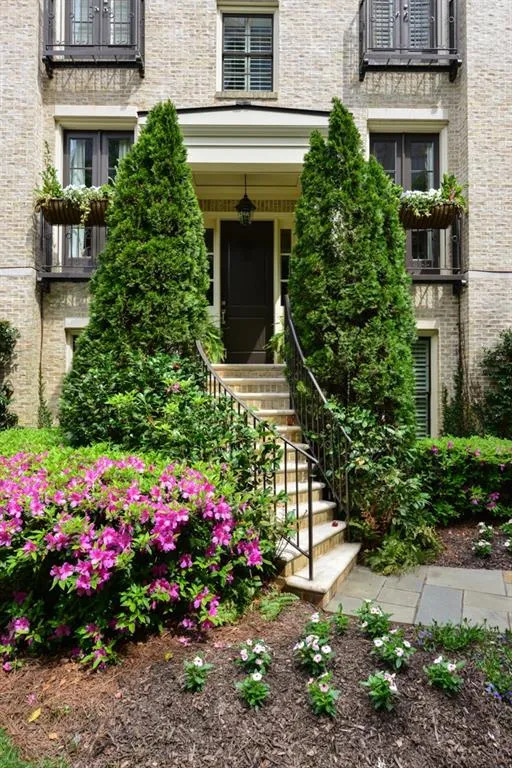 122 Old Ivy Road Ne Unit 11, Atlanta, Georgia 30342, 4 Bedrooms Bedrooms, ,4 BathroomsBathrooms,Residential,Sold,122 Old Ivy Road Ne Unit 11,5692198