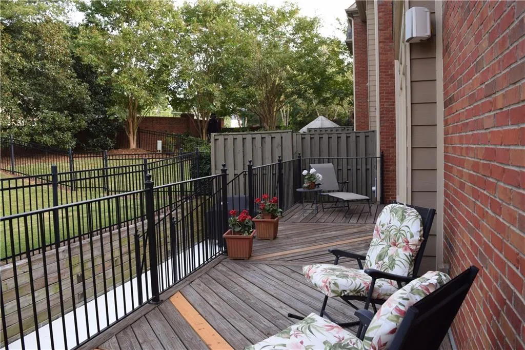 5463 Wentworth Street Unit 51, Atlanta, Georgia 30342, 2 Bedrooms Bedrooms, ,2 BathroomsBathrooms,Residential,Sold,5463 Wentworth Street Unit 51,5870799
