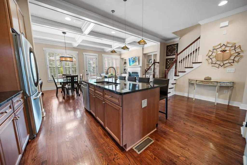1409 River Vista Drive, Atlanta, Georgia 30339, 3 Bedrooms Bedrooms, ,3 BathroomsBathrooms,Residential,Sold,1409 River Vista Drive,7091003