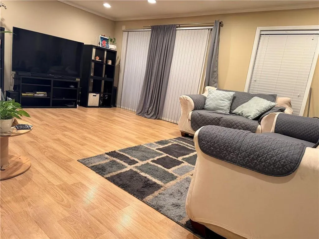 6051 Roswell Rd Unit O24, Sandy Springs, Georgia 30328, 2 Bedrooms Bedrooms, ,2 BathroomsBathrooms,Residential,For Sale,6051 Roswell Rd Unit O24,7692248