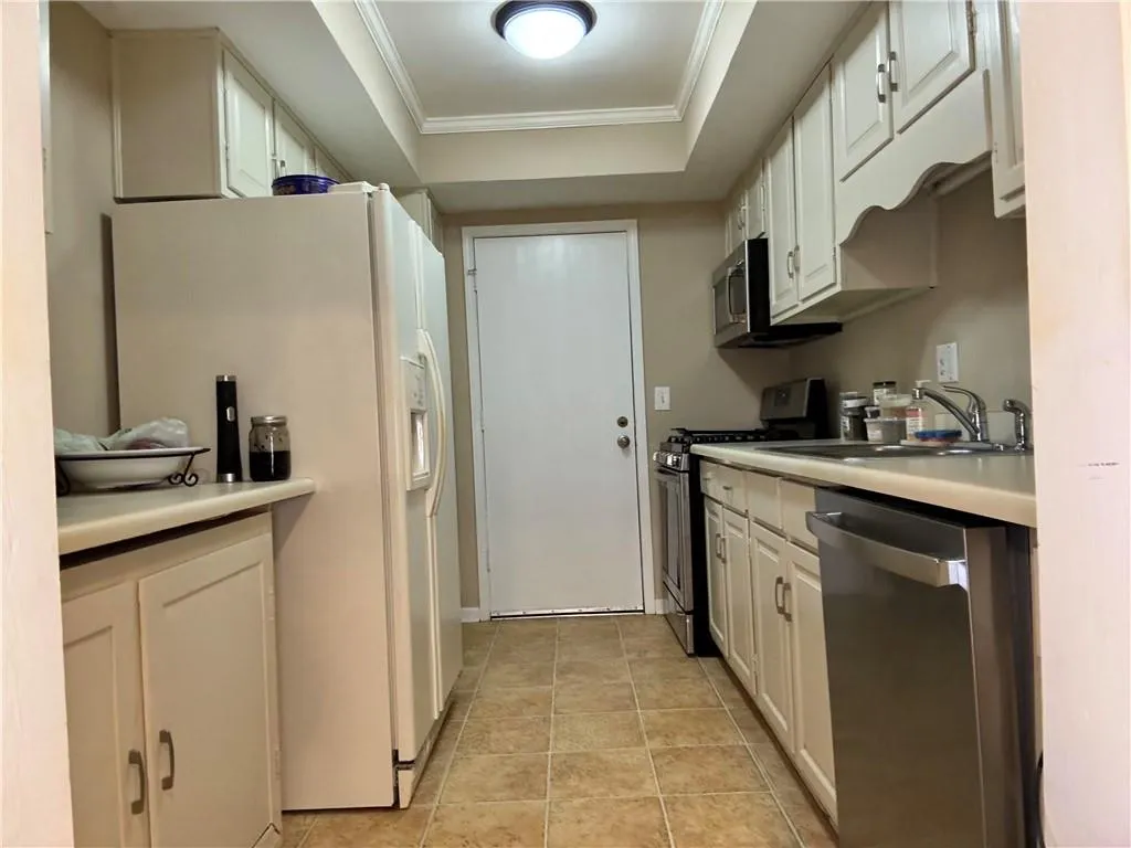 6051 Roswell Rd Unit O24, Sandy Springs, Georgia 30328, 2 Bedrooms Bedrooms, ,2 BathroomsBathrooms,Residential,For Sale,6051 Roswell Rd Unit O24,7692248