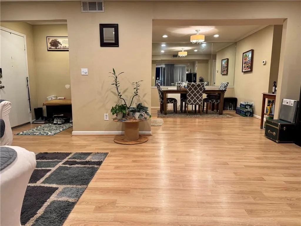 6051 Roswell Rd Unit O24, Sandy Springs, Georgia 30328, 2 Bedrooms Bedrooms, ,2 BathroomsBathrooms,Residential,For Sale,6051 Roswell Rd Unit O24,7692248