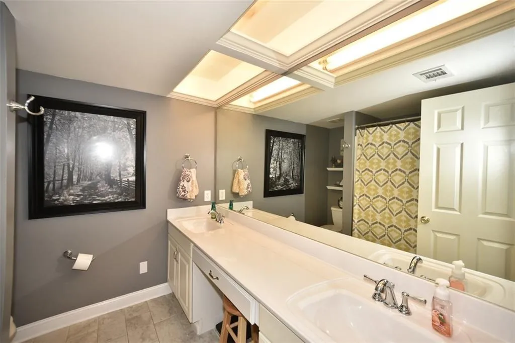 6851 Roswell Road Unit O-32, Atlanta, Georgia 30328, 3 Bedrooms Bedrooms, ,2 BathroomsBathrooms,Residential,Sold,6851 Roswell Road Unit O-32,5761050