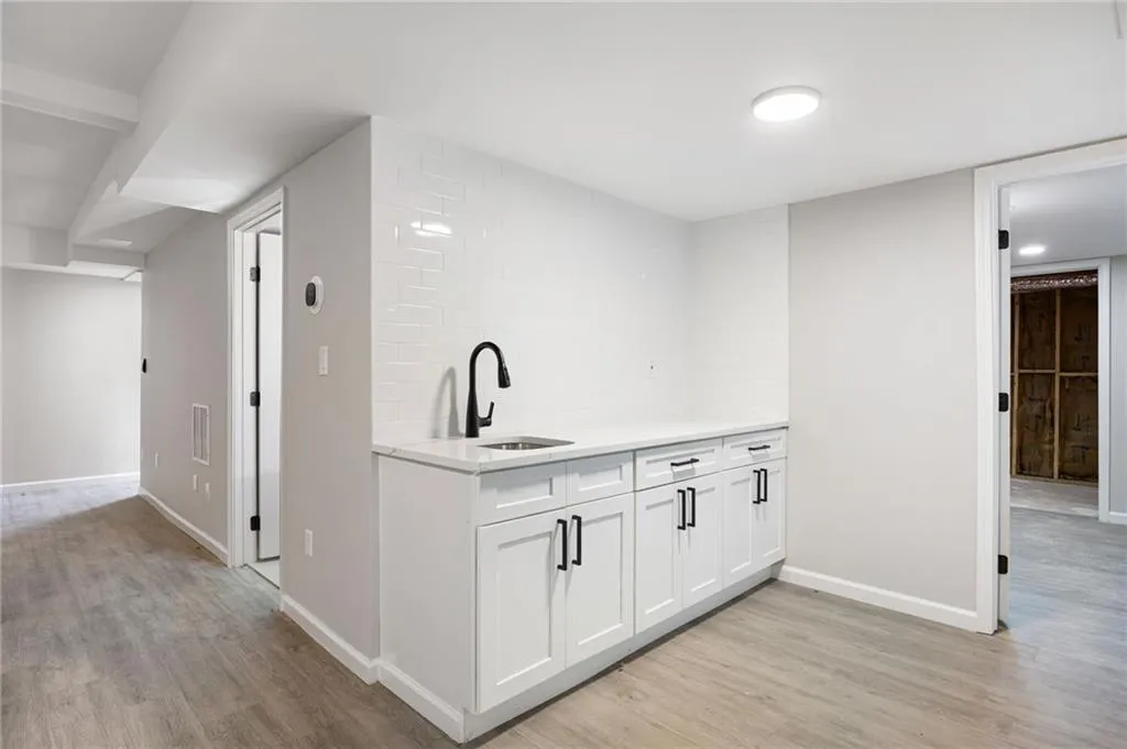 380 Thornwood Drive, Atlanta, Georgia 30328, 4 Bedrooms Bedrooms, ,3 BathroomsBathrooms,Residential,For Sale,380 Thornwood Drive,7664813