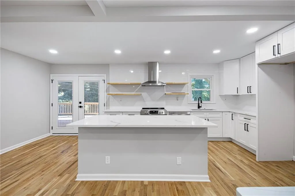 380 Thornwood Drive, Atlanta, Georgia 30328, 4 Bedrooms Bedrooms, ,3 BathroomsBathrooms,Residential,For Sale,380 Thornwood Drive,7664813