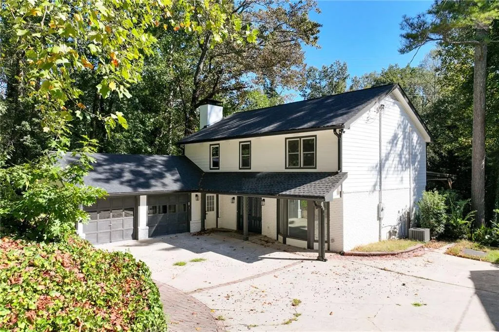 380 Thornwood Drive, Atlanta, Georgia 30328, 4 Bedrooms Bedrooms, ,3 BathroomsBathrooms,Residential,For Sale,380 Thornwood Drive,7664813