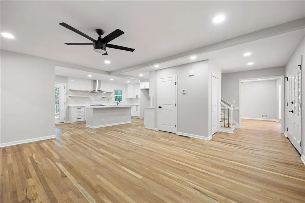 380 Thornwood Drive, Atlanta, Georgia 30328, 4 Bedrooms Bedrooms, ,3 BathroomsBathrooms,Residential,For Sale,380 Thornwood Drive,7664813