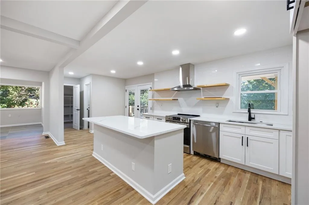 380 Thornwood Drive, Atlanta, Georgia 30328, 4 Bedrooms Bedrooms, ,3 BathroomsBathrooms,Residential,For Sale,380 Thornwood Drive,7664813