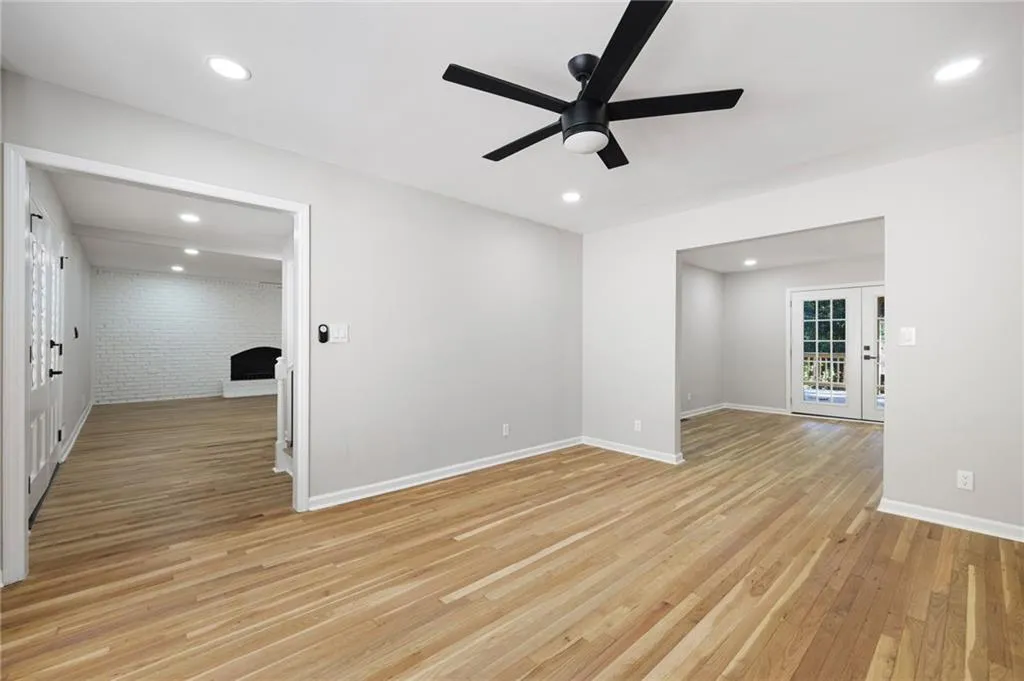 380 Thornwood Drive, Atlanta, Georgia 30328, 4 Bedrooms Bedrooms, ,3 BathroomsBathrooms,Residential,For Sale,380 Thornwood Drive,7664813