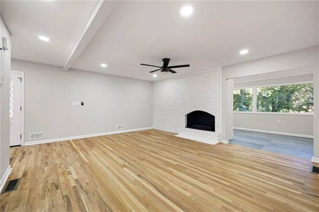 380 Thornwood Drive, Atlanta, Georgia 30328, 4 Bedrooms Bedrooms, ,3 BathroomsBathrooms,Residential,For Sale,380 Thornwood Drive,7664813