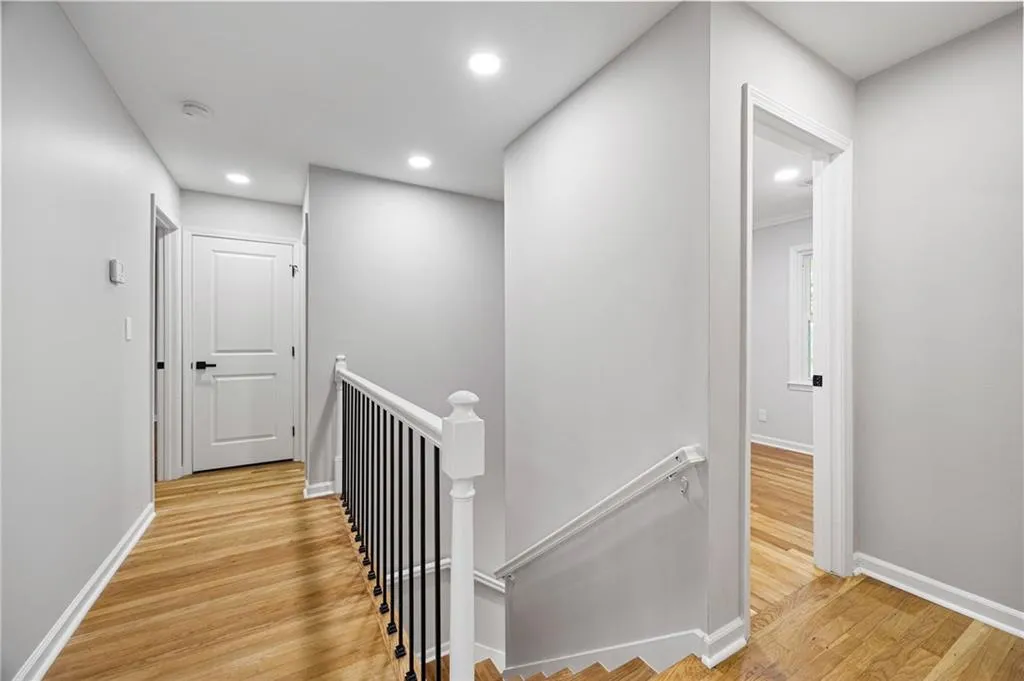 380 Thornwood Drive, Atlanta, Georgia 30328, 4 Bedrooms Bedrooms, ,3 BathroomsBathrooms,Residential,For Sale,380 Thornwood Drive,7664813