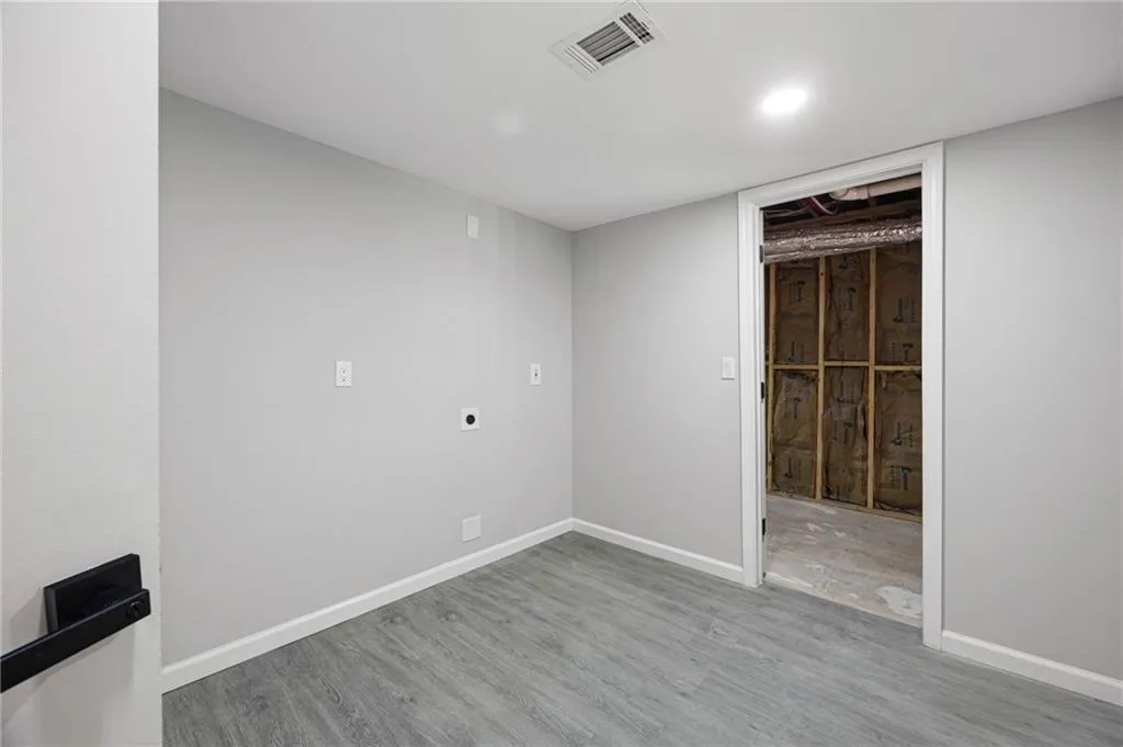 380 Thornwood Drive, Atlanta, Georgia 30328, 4 Bedrooms Bedrooms, ,3 BathroomsBathrooms,Residential,For Sale,380 Thornwood Drive,7664813