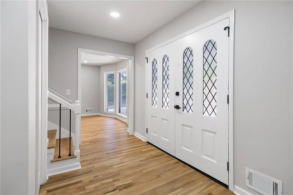 380 Thornwood Drive, Atlanta, Georgia 30328, 4 Bedrooms Bedrooms, ,3 BathroomsBathrooms,Residential,For Sale,380 Thornwood Drive,7664813