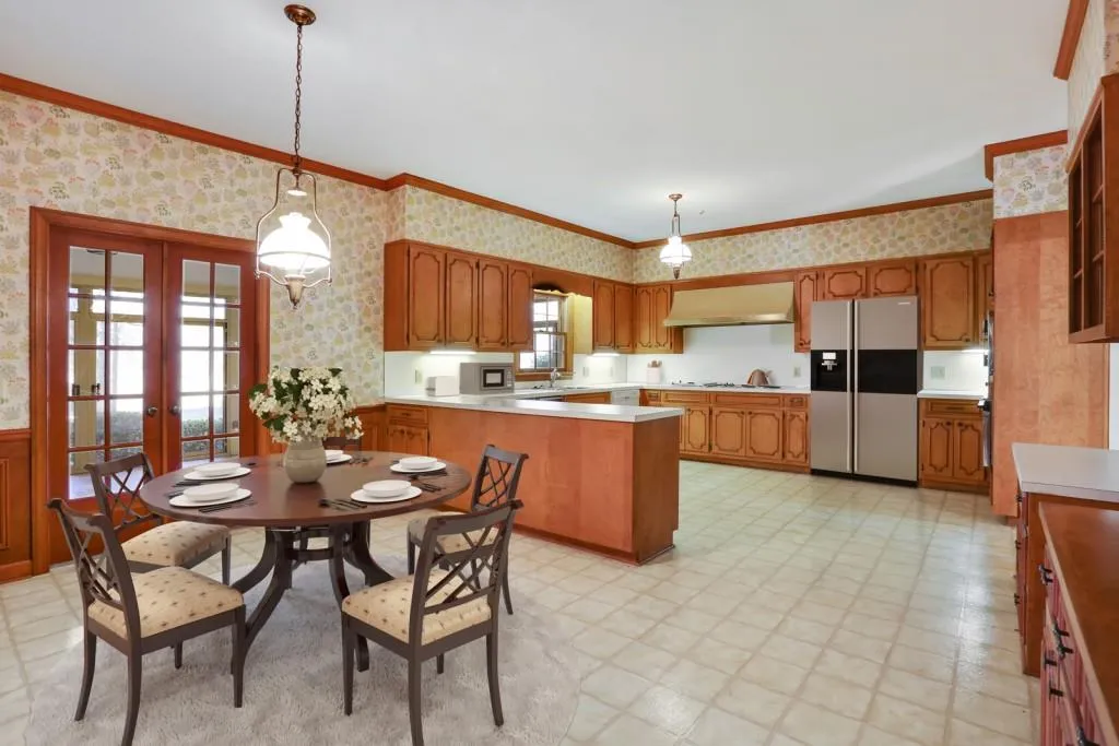 6030 Winterthur Drive, Sandy Springs, Georgia 30328, 5 Bedrooms Bedrooms, ,4 BathroomsBathrooms,Residential,Sold,6030 Winterthur Drive,5795234