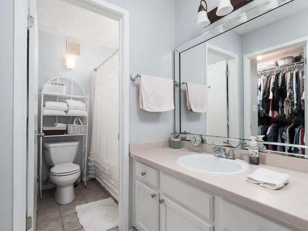 6808 Glenridge Drive Unit 6808b, Atlanta, Georgia 30328, 2 Bedrooms Bedrooms, ,2 BathroomsBathrooms,Residential,Sold,6808 Glenridge Drive Unit 6808b,5974713