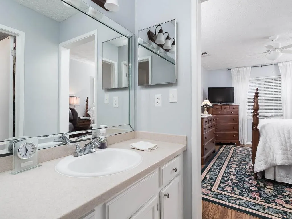 6808 Glenridge Drive Unit 6808b, Atlanta, Georgia 30328, 2 Bedrooms Bedrooms, ,2 BathroomsBathrooms,Residential,Sold,6808 Glenridge Drive Unit 6808b,5974713