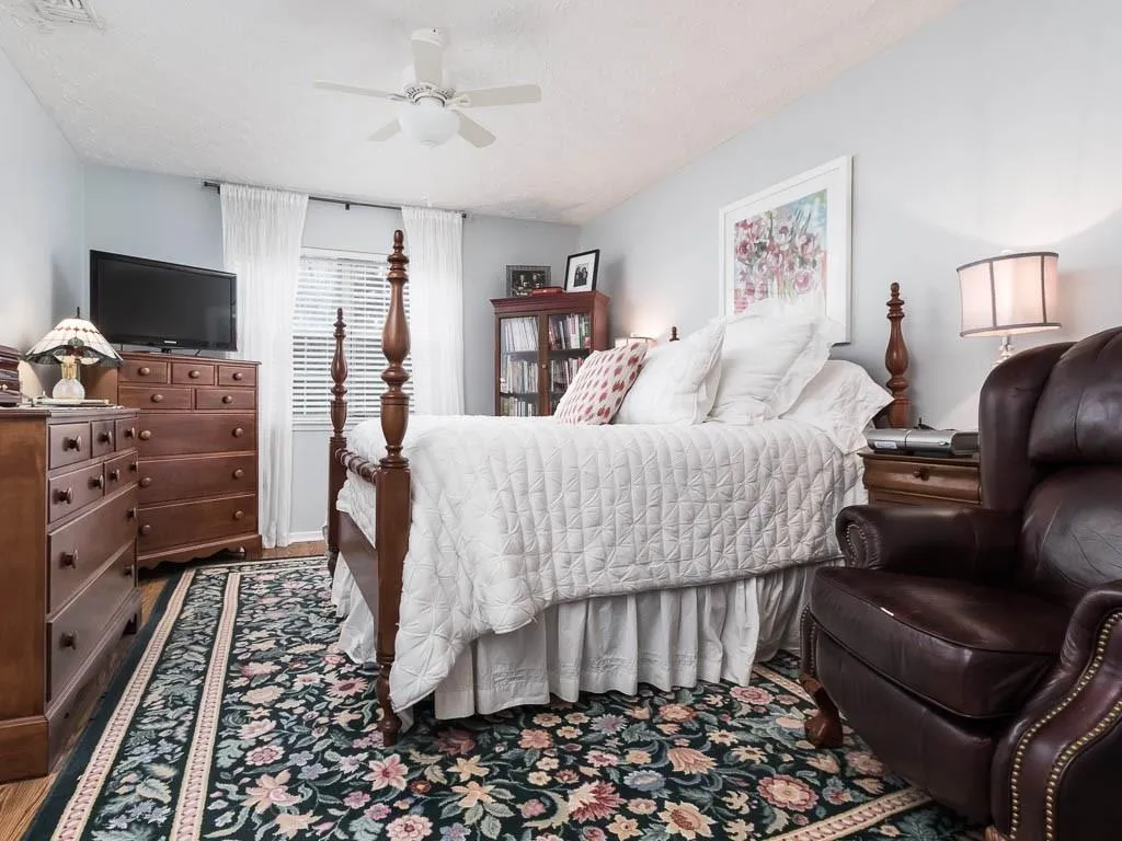 6808 Glenridge Drive Unit 6808b, Atlanta, Georgia 30328, 2 Bedrooms Bedrooms, ,2 BathroomsBathrooms,Residential,Sold,6808 Glenridge Drive Unit 6808b,5974713