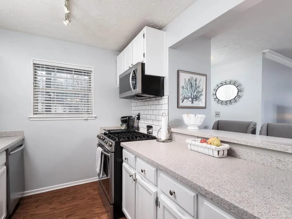 6808 Glenridge Drive Unit 6808b, Atlanta, Georgia 30328, 2 Bedrooms Bedrooms, ,2 BathroomsBathrooms,Residential,Sold,6808 Glenridge Drive Unit 6808b,5974713