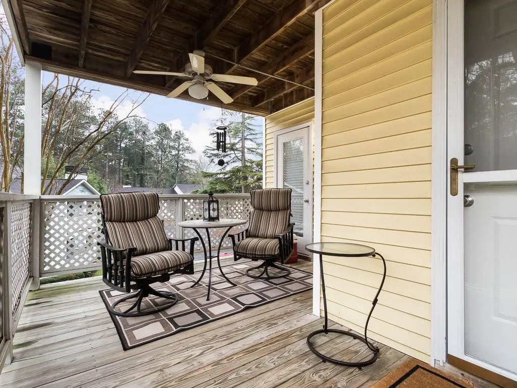 6808 Glenridge Drive Unit 6808b, Atlanta, Georgia 30328, 2 Bedrooms Bedrooms, ,2 BathroomsBathrooms,Residential,Sold,6808 Glenridge Drive Unit 6808b,5974713