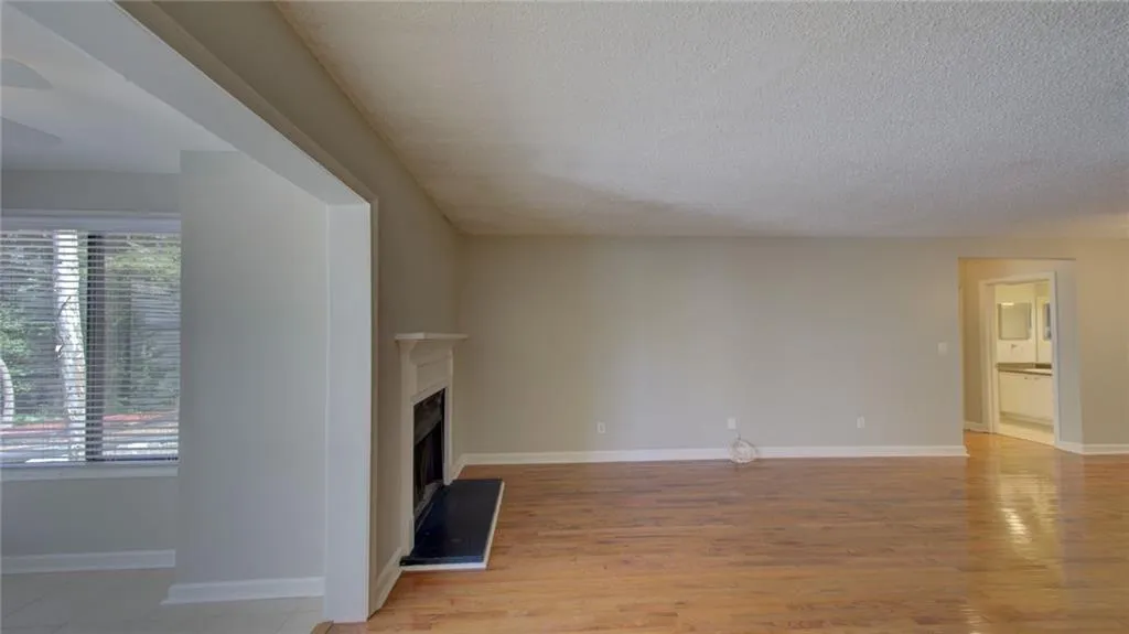 1005 Wingate Way, Sandy Springs, Georgia 30350, 2 Bedrooms Bedrooms, ,2 BathroomsBathrooms,Residential,Sold,1005 Wingate Way,6763758