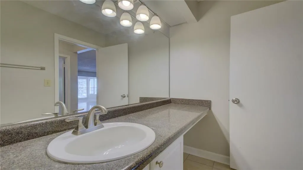 1005 Wingate Way, Sandy Springs, Georgia 30350, 2 Bedrooms Bedrooms, ,2 BathroomsBathrooms,Residential,Sold,1005 Wingate Way,6763758