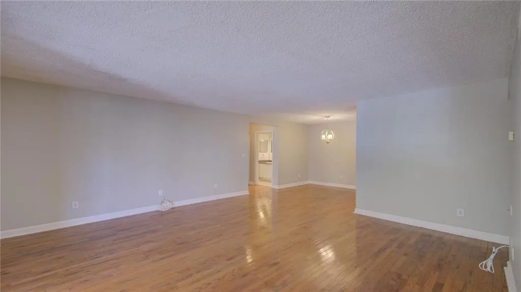 1005 Wingate Way, Sandy Springs, Georgia 30350, 2 Bedrooms Bedrooms, ,2 BathroomsBathrooms,Residential,Sold,1005 Wingate Way,6763758