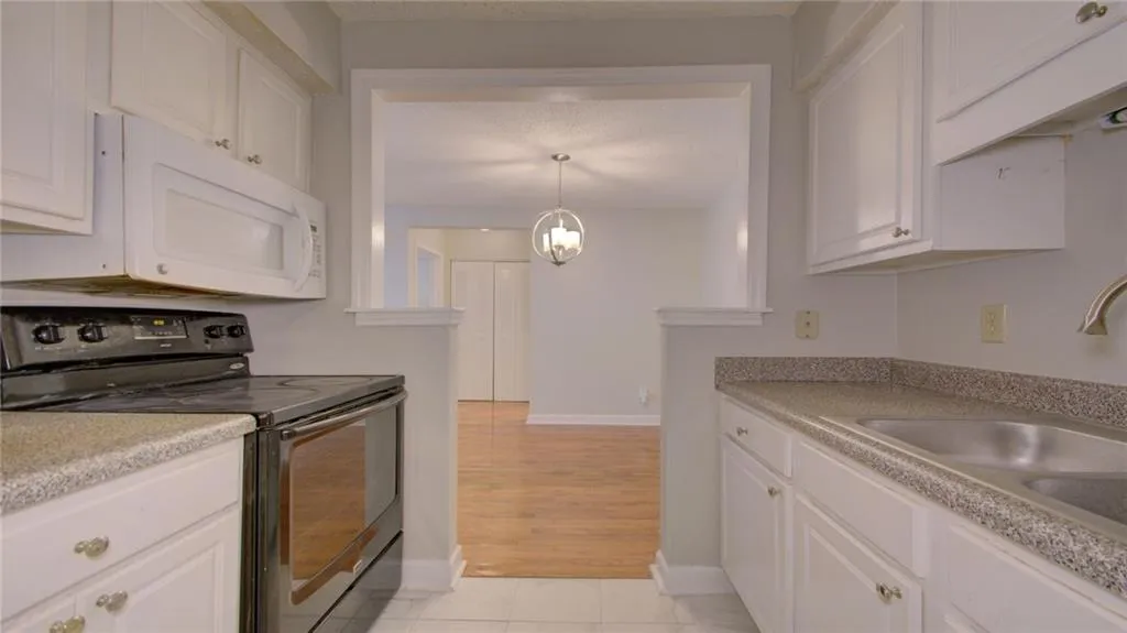 1005 Wingate Way, Sandy Springs, Georgia 30350, 2 Bedrooms Bedrooms, ,2 BathroomsBathrooms,Residential,Sold,1005 Wingate Way,6763758