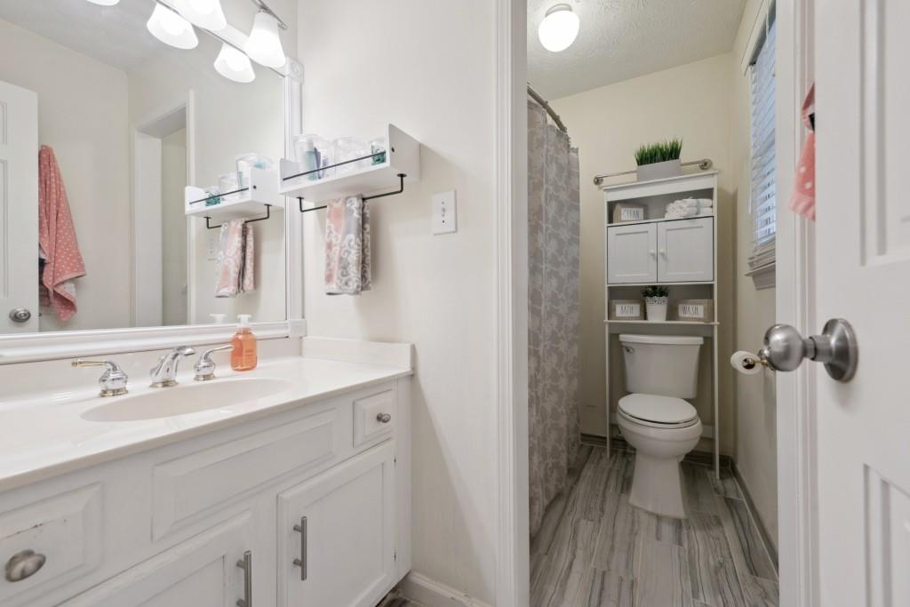 7924 Briar Villa Place, Sandy Springs, Georgia 30350, 3 Bedrooms Bedrooms, ,2 BathroomsBathrooms,Residential,Sold,7924 Briar Villa Place,7289667