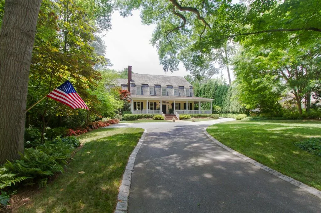 1742 W Wesley Road Nw, Atlanta, Georgia 30327, 5 Bedrooms Bedrooms, ,7 BathroomsBathrooms,Residential,Sold,1742 W Wesley Road Nw,5384651