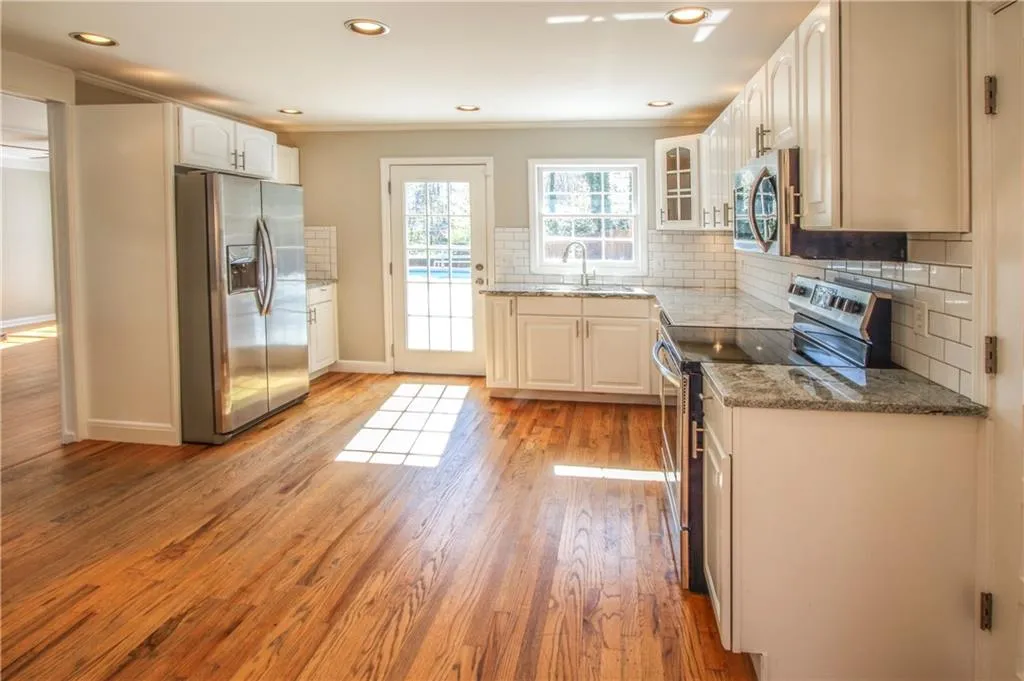 6755 River Springs Court, Sandy Springs, Georgia 30328, 5 Bedrooms Bedrooms, ,4 BathroomsBathrooms,Residential,Sold,6755 River Springs Court,6554827