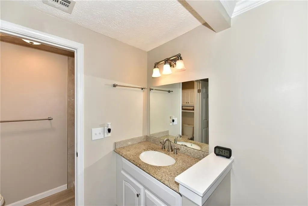 8881 Roberts Drive, Sandy Springs, Georgia 30350, 3 Bedrooms Bedrooms, ,2 BathroomsBathrooms,Residential,Sold,8881 Roberts Drive,5847064