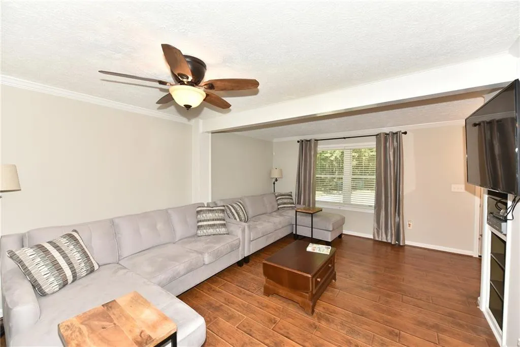 8881 Roberts Drive, Sandy Springs, Georgia 30350, 3 Bedrooms Bedrooms, ,2 BathroomsBathrooms,Residential,Sold,8881 Roberts Drive,5847064