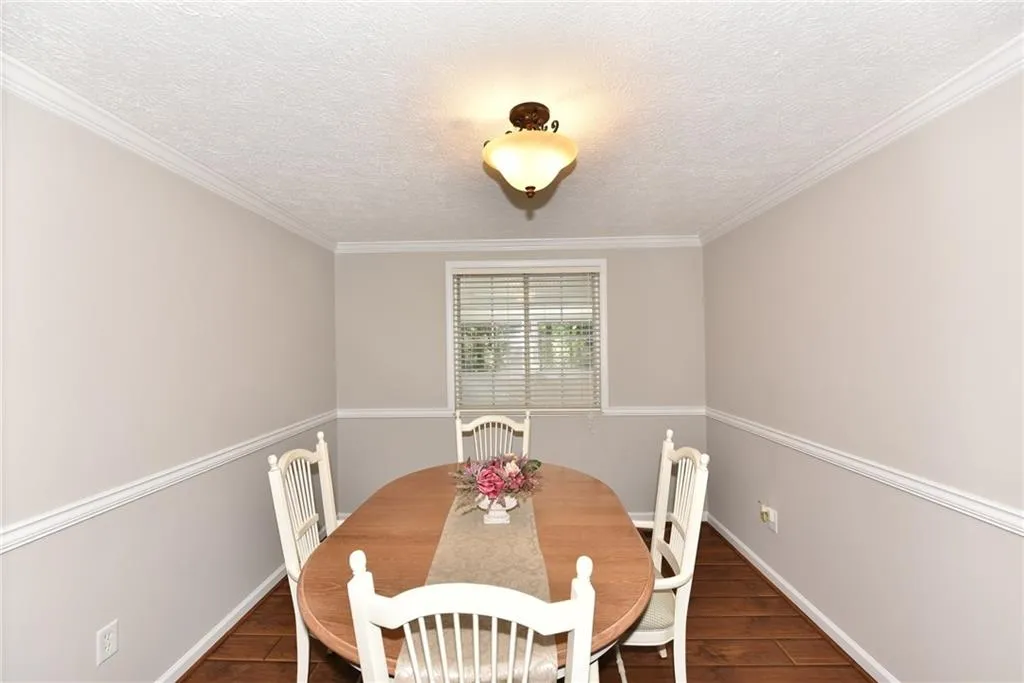 8881 Roberts Drive, Sandy Springs, Georgia 30350, 3 Bedrooms Bedrooms, ,2 BathroomsBathrooms,Residential,Sold,8881 Roberts Drive,5847064